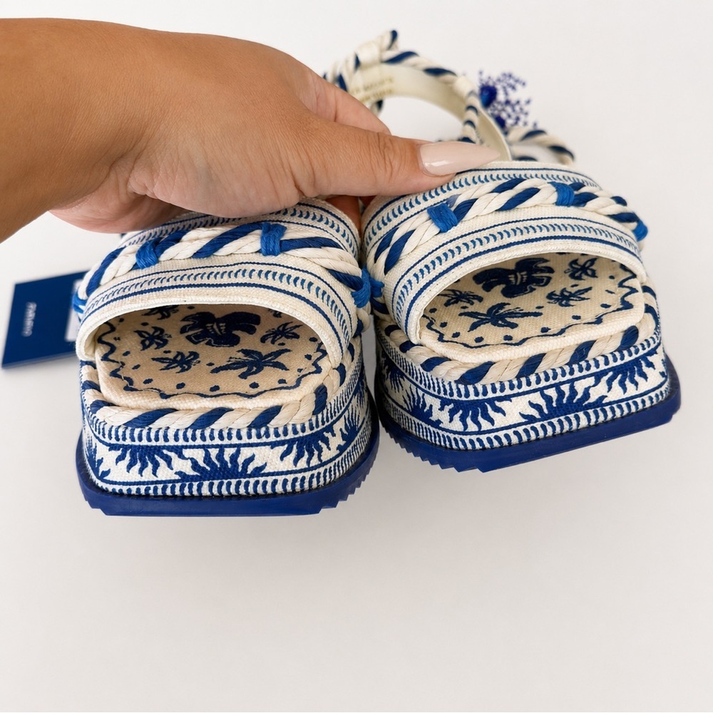 FARM RIO Off White Flatform Sandal - Picture 6 of 11